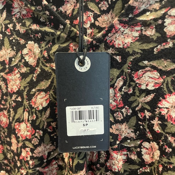 Lucky Brand pull over blouse - size S/P - Picture 3 of 3